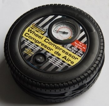 Пластиковый компрессор воздуха автошины DC 12v черноты шланга автомобиля 59cm для лихтера сигареты автомобиля